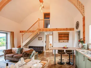 Child-friendly pleasant cottage with garden, barbecue & terrace - Image 3