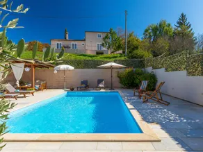 Fully equipped lovely holiday home with barbecue, private pool & terrace - Image 3