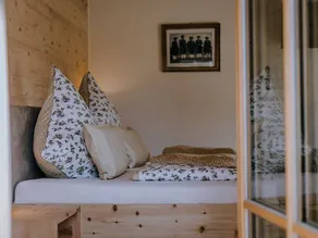 Family-oriented charming chalet with hot tub & terrace - Image 4