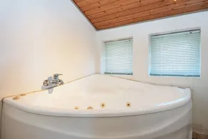 Fully equipped charming house with sauna, garden & BBQ | Pets are welcome - Image 4
