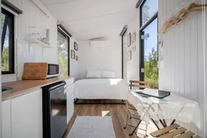 Tranquil Tiny House Perfect for Hiking Trails in Baffle Creek, Queensland - Image 4