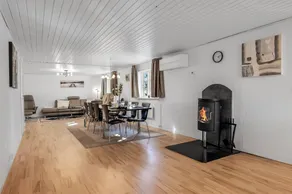 House with jacuzzi, BBQ & terrace - Image 3