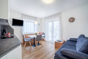 Wohnung mit Garten, Terrasse und Pool | Stadtblick - Image 4