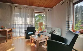 Apartamento con barbacoa, jardín y terraza - Image 3