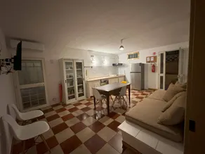 Villa with garden & terrace - Image 2