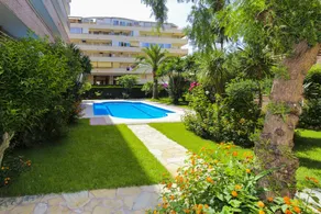 Flat with pool, barbeque & terrace - Image 2