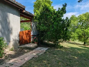 Family-friendly wonderful gite with terrace, barbeque & garden | Panoramic view | Dogs allowed - Image 3