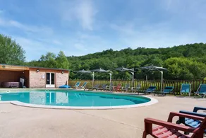 Holiday Home “La Mailleraie - La Laiterie” with Shared Pool, Private Terrace & Wi-Fi - Image 4