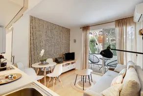 Flat with terrace & garden - Image 5