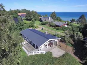 Family-friendly house with BBQ, garden & terrace | Sea view - Image 5