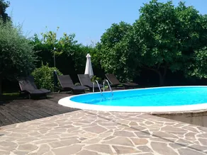 House with garden, private pool & barbeque - Image 3