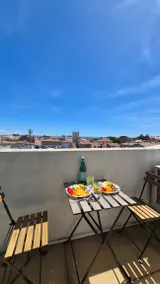Apartment "Le Duplex Des Halles" with Balcony and Air Conditioning - Image 2