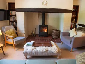 Fully equipped pleasant cottage with garden & terrace | Pets allowed - Image 3