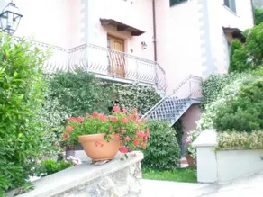 Apartment with pool, terrace & hot tub - Image 2