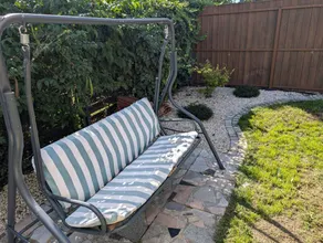 Holiday home with terrace, garden & barbecue - Image 4