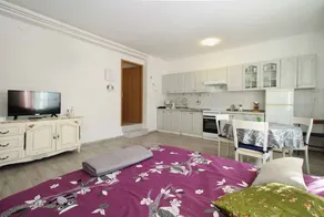 Studio with pool and barbecue - Image 3