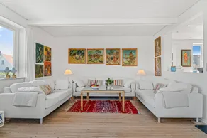 Holiday home with terrace & garden - Image 2