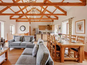 Cottage with garden - Image 3