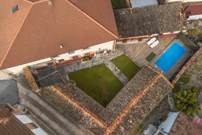 Casa adatta alle famiglie con piscina privata, giardino e barbecue | Vista sul giardino | Perfetta per il lavoro da remoto | Ammette cani - Image 4