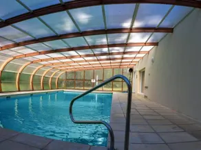 House with heated pool - Image 3
