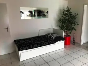 Flat with barbeque & garden - Image 5