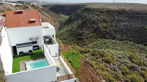 Villa with fast internet, terrace & pool | Mountain view | Perfect for remote work - Image 4