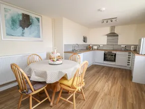 Cottage with garden - Image 5