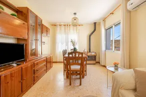Holiday home with terrace | River view - Image 2