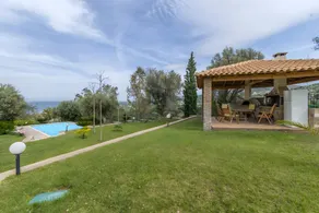 Holiday home with BBQ, garden & terrace | Beach view - Image 4