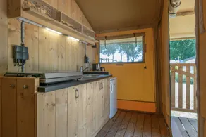 Tienda de campaña con piscina, sauna y jardín - Image 5