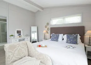 Chalet with jacuzzi - Image 2