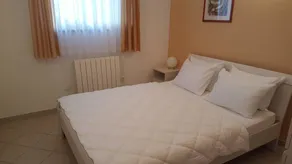 Holiday apartment with barbeque, garden & terrace - Image 4