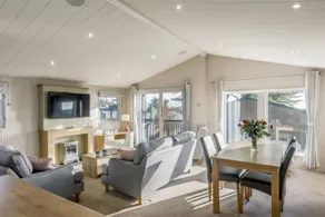 Child-friendly charming cottage with pool & garden - Image 5