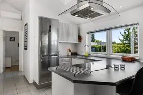 Holiday home with garden, terrace & barbeque - Image 5