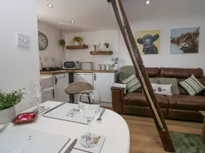 Cottage with garden | Beach view | Dogs allowed - Image 4