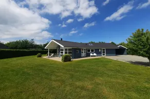 Holiday home with garden, terrace & barbeque - Image 2