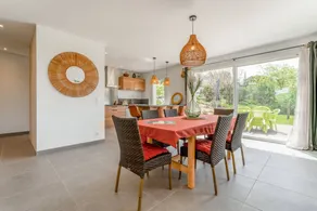 Villa with terrace & garden | Garden view - Image 3