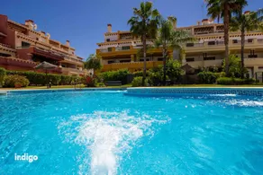 Family-oriented lovely flat with pool & terrace - Image 2