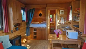 Bohemian Caravan Cottage for 2–4 Guests near Honfleur with Pool - Image 4