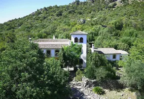 Villa 'El Cortijo' with Mountain View, Private Pool, Terrace, A/C & Wi-Fi - Image 3