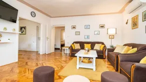 Fully equipped apartment with jacuzzi, barbecue & terrace - Image 3