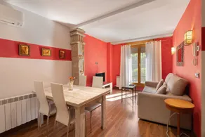 Aparthotel with terrace | City view - Image 2
