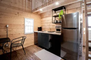 Cozy Lakefront Cabin in Kawartha Lakes, Ontario - Image 3