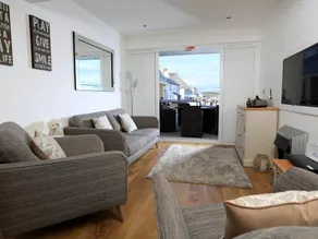 Cottage with garden & terrace - Image 2