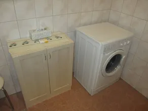 Flat with terrace & garden - Image 5