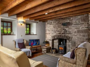 Lovely cottage with barbecue | Water view | Pet-friendly - Image 2