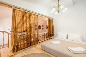 Beautiful studio with terrace, barbeque & fast internet | Garden view - Image 4
