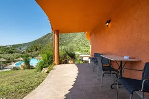 Familienfreundliches schönes Ferienhaus mit Terrasse, Pool und Garten | Meerblick | Perfekt für die Arbeit von Zuhause - Image 2