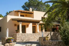 Beautiful villa with garden & terrace | Pets allowed - Image 4