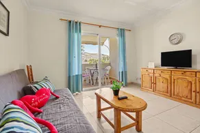 Family-oriented wonderful holiday apartment with pool, garden & sauna | City view | Next to the beach | Perfect for remote work | Pets allowed - Image 2